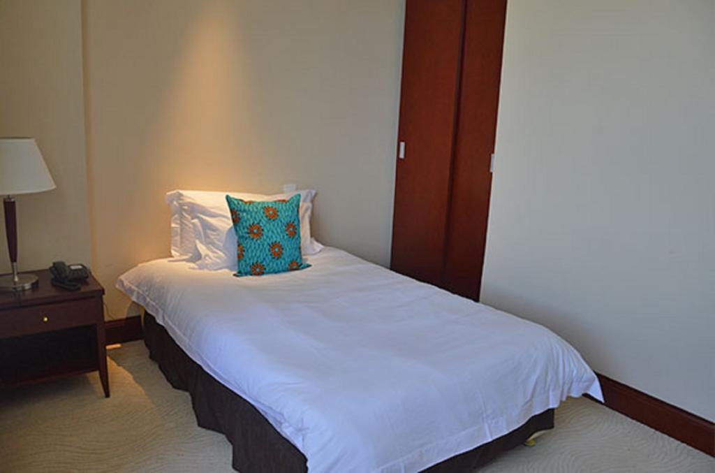 President Hotel At Umodzi Park Lilongwe Exteriör bild
