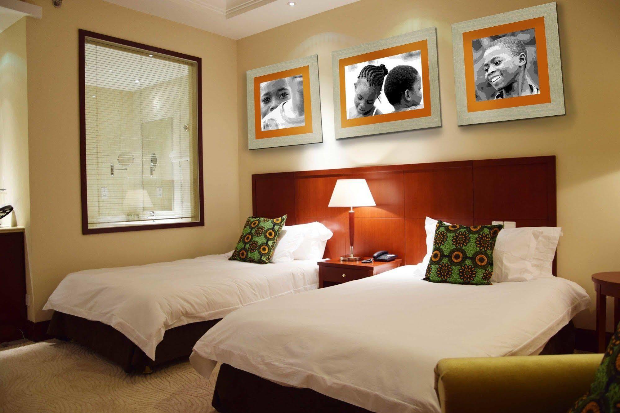 President Hotel At Umodzi Park Lilongwe Exteriör bild